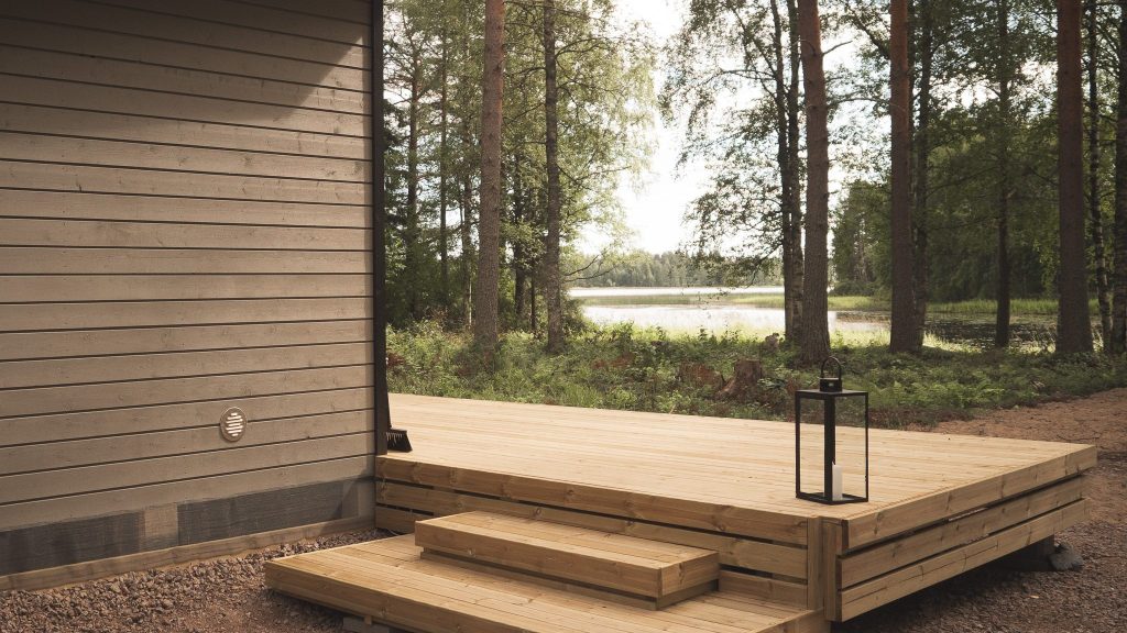 Millaiset materiaalit kertovat laadukkaasta saunamökistä?